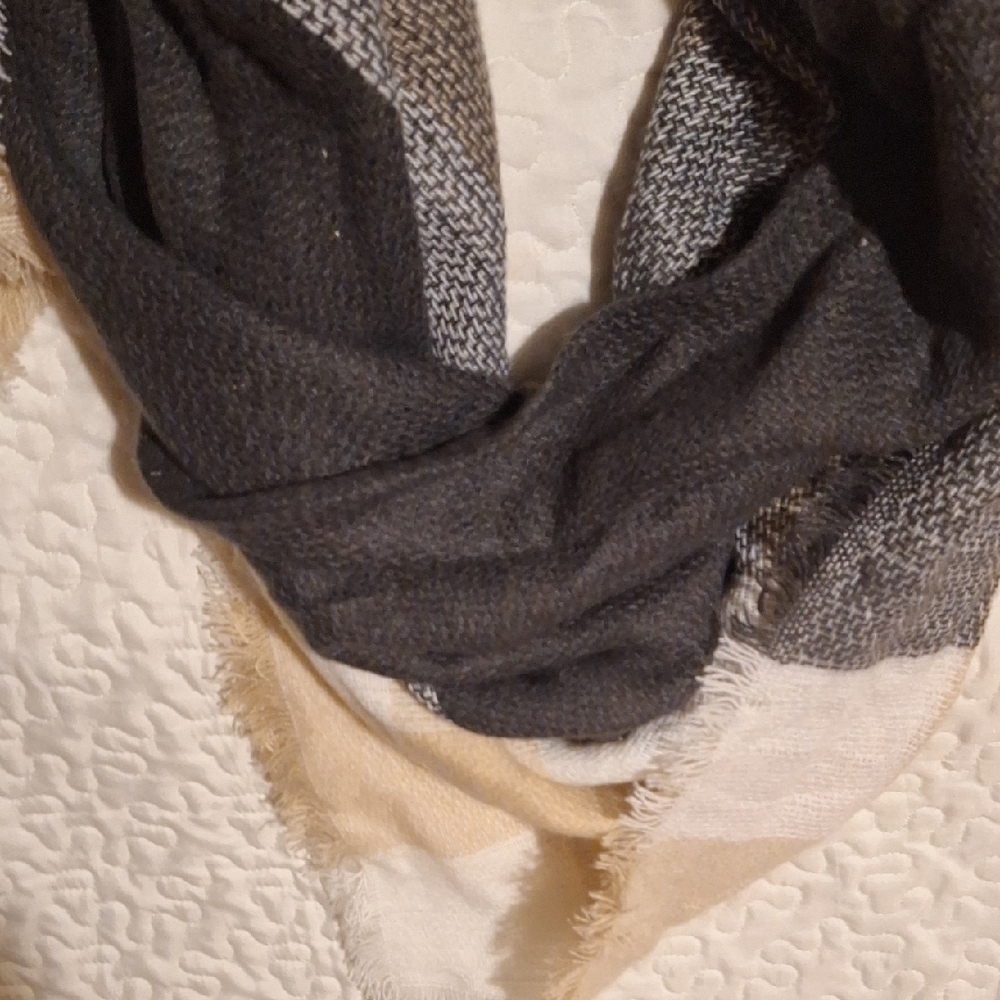 Women's Multi-Color Scarf - Picture 3 of 7